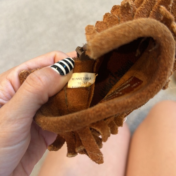 Minnetonka Moccasins - Picture 7 of 8